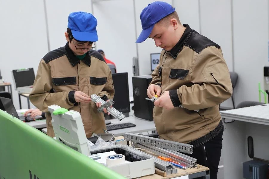 Экзаменует работодатель
