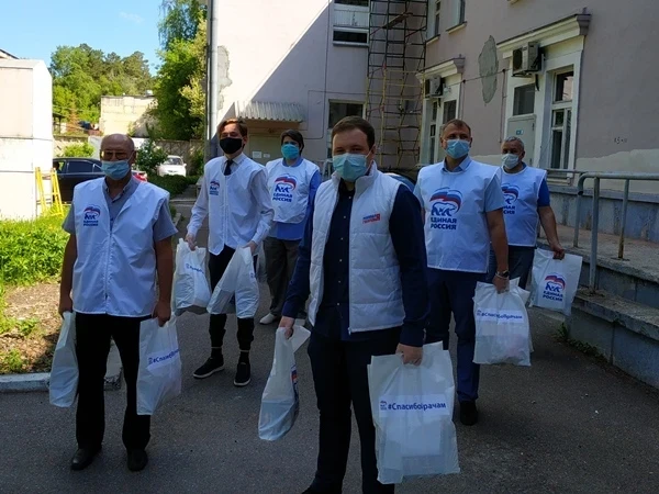 Помощь волонтёрского центра «Единой России» в Красноярском крае получили 6000 человек