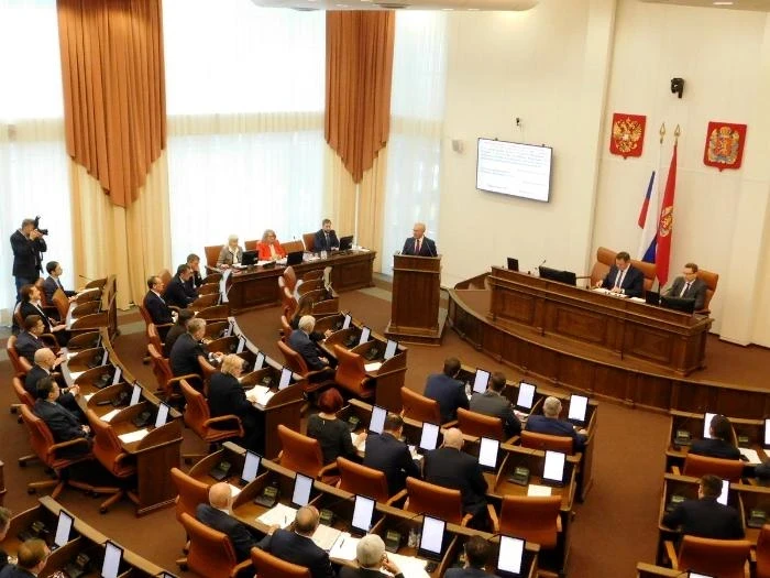 Слово – за народом