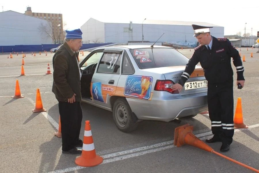 Проверено на себе: как редактор 1-Line училась в автошколе