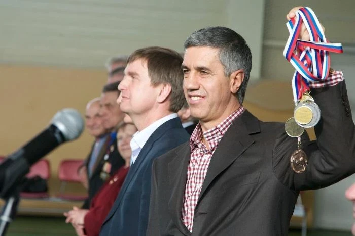 Полноценный Петрович