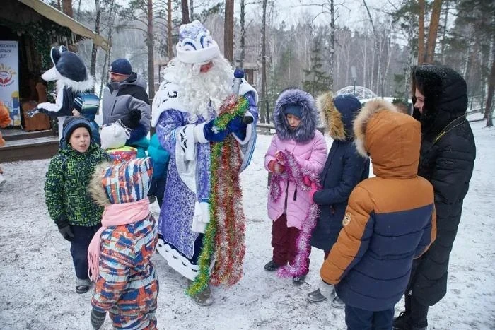 СГК приближает Новый год и делится теплом