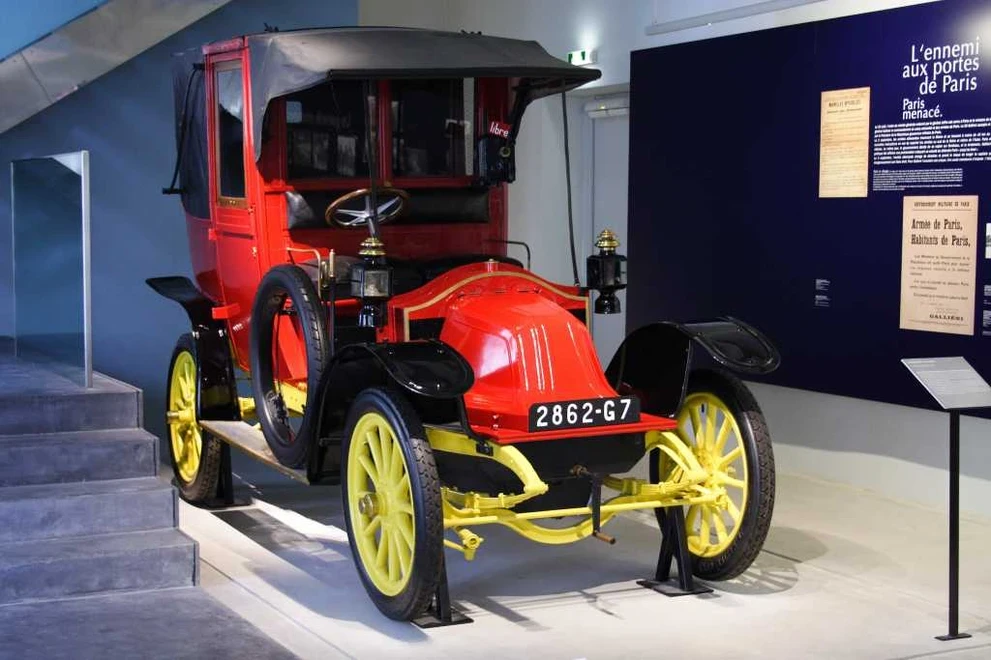 Taxi_Renault_G7_Paris_FRA_001.jpg