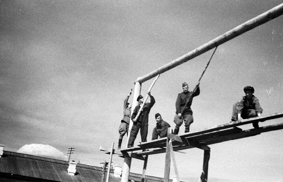 chto-to_stroyat_na_aerodrome.jpg