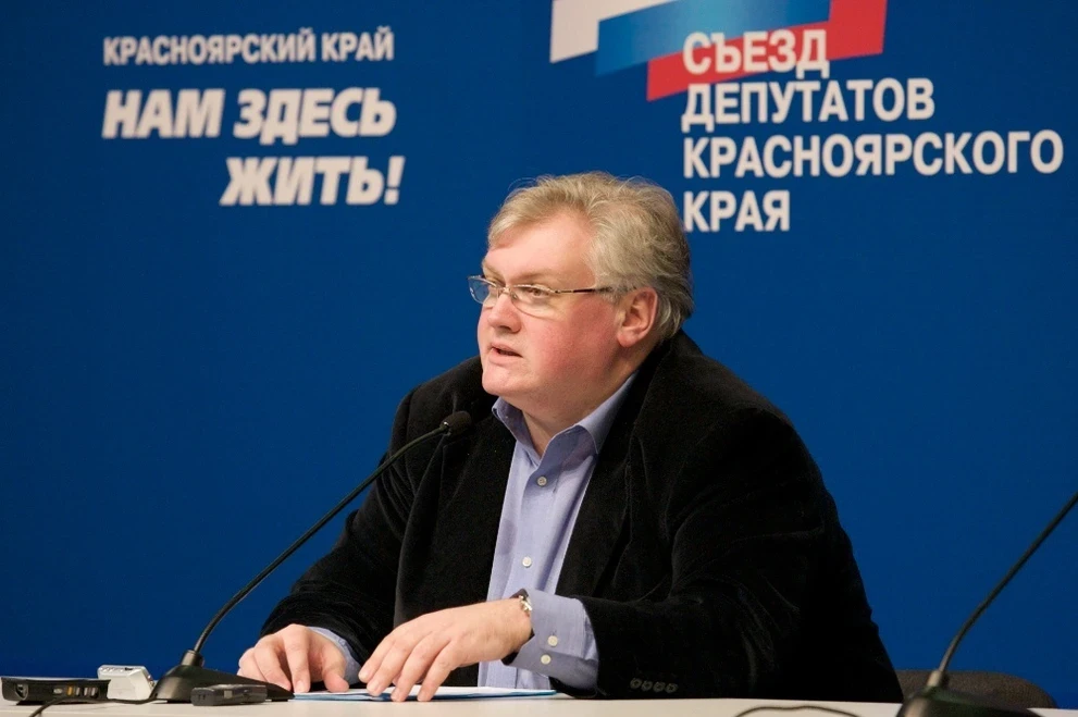 Алексей Клешко - фото Андрея Бурмистрова с сатйа Заксобрания.jpg
