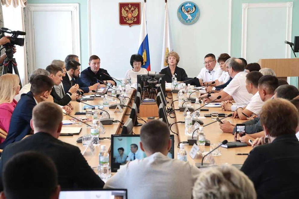В Республике Алтай обсуждают кандидатов в правительство 