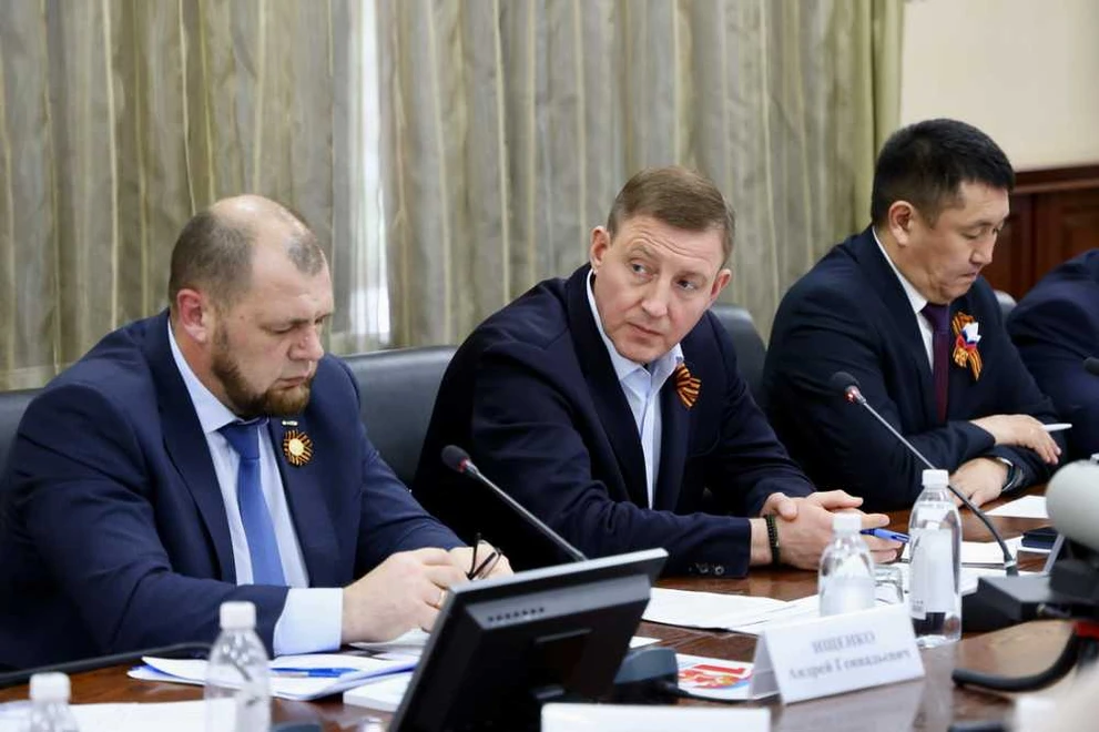 На Алтае создадут программу «Молодой земский учитель» для привлечения педагогов