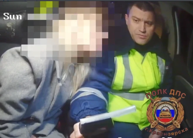 В Красноярске пьяная автоледи без прав, устроившую ДТП на встречке 