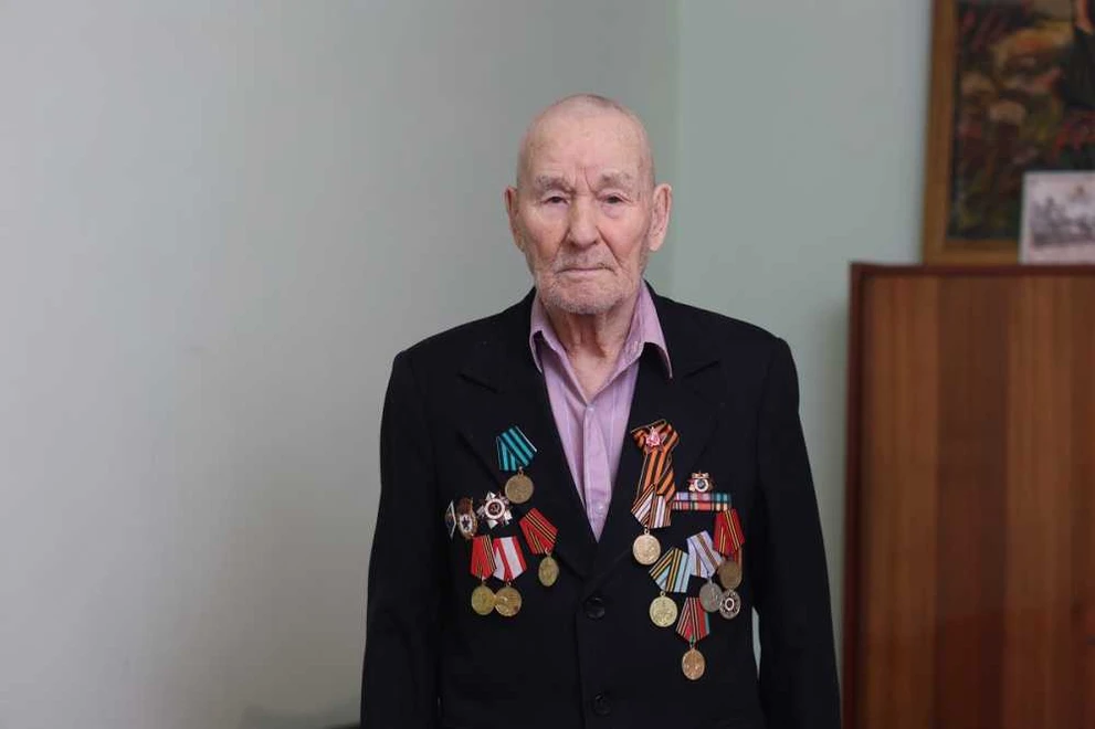 В Красноярске поздравили с 99-летием ветерана ВОВ Алексея Заборцева
