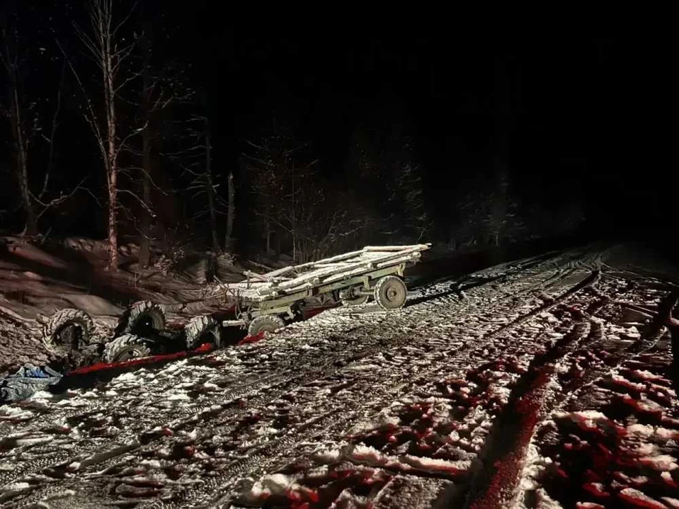 Трактор-убийца: В Горном Алтае погибла пассажирка, водитель был без прав