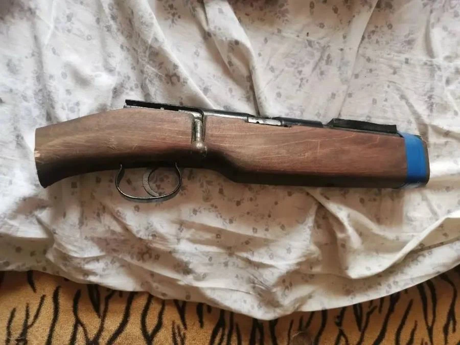 В Омской области полиция проследила путь обреза из «мелкашки» от таинственной находки до сегодняшних дней