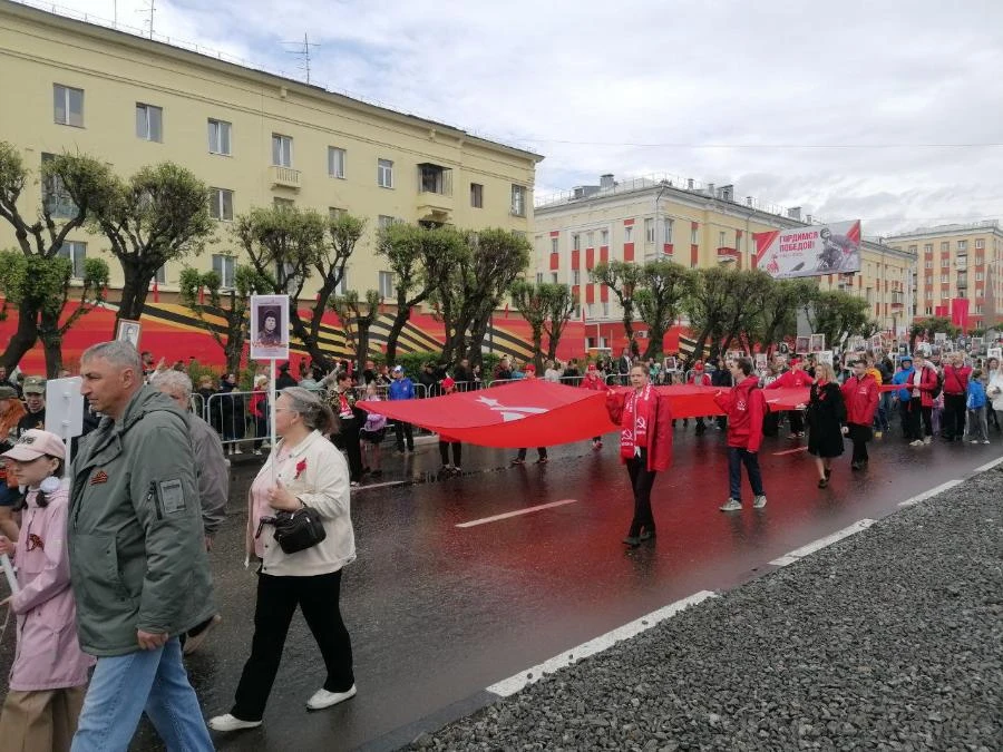 В Красноярске среди мероприятий к 80-летию победы по-настоящему памятным стал возрождённый «Бессмертный полк»
