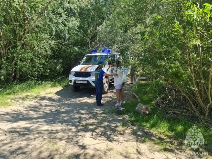 В Туве спасатели вытащили из Енисея прыгнувшую с моста женщину
