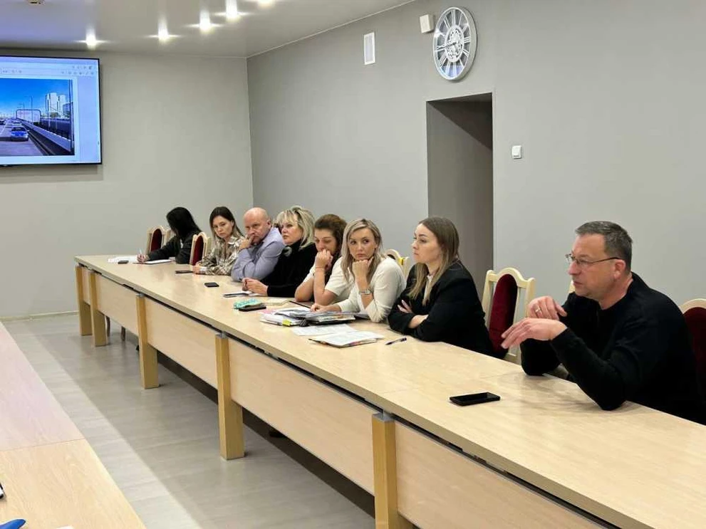 В Красноярске с жителями улицы Молокова обсудили реконструкцию улицы 