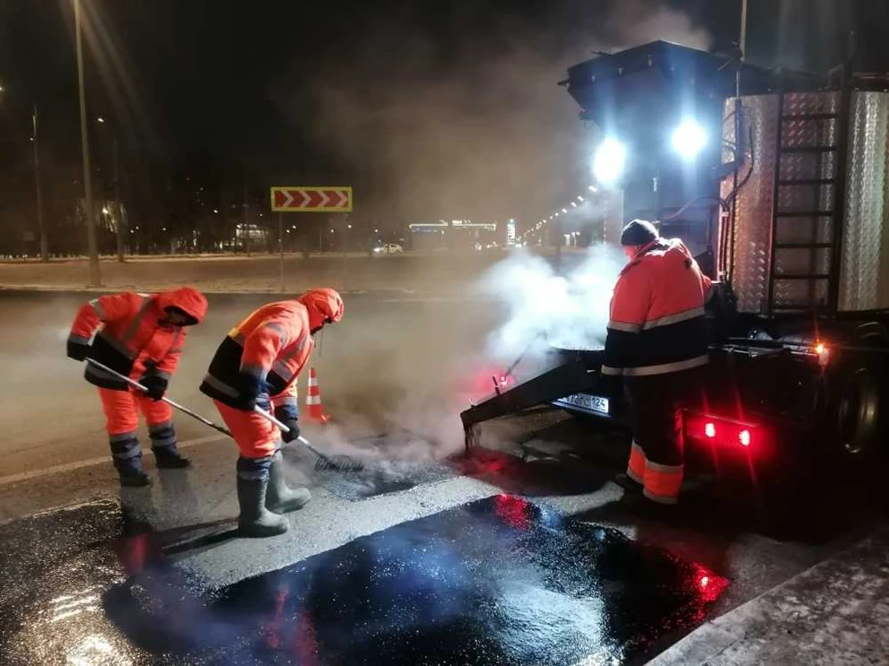 В Красноярске за счёт новой установки ускориться ямочный ремонт в зимний период