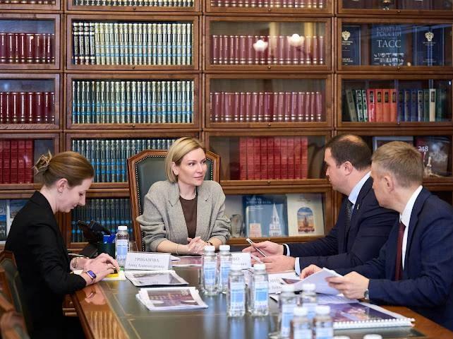 Министр культуры РФ и губернатор Омской области обсудили развитие инфраструктуры отрасли и творческие проекты региона