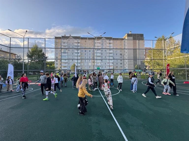 Новую спортивную площадку построили в Красноярске
