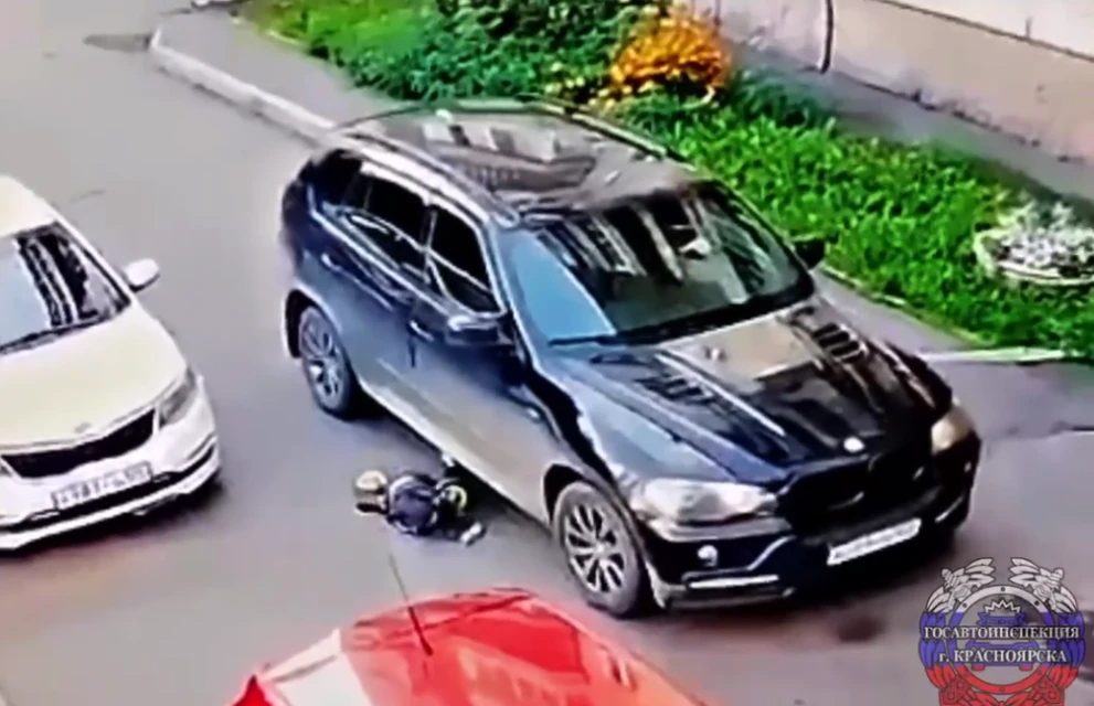 В Красноярске вновь маленький ребёнок попал под колёса автомобиля