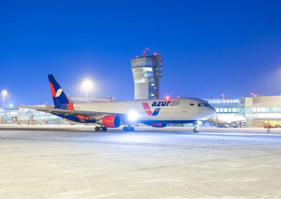 335 пассажиров чартерного рейса более суток не могут вылететь из Красноярска на вьетнамский курорт.