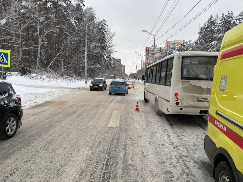 В Томске автобус наехал на пожилую женщину