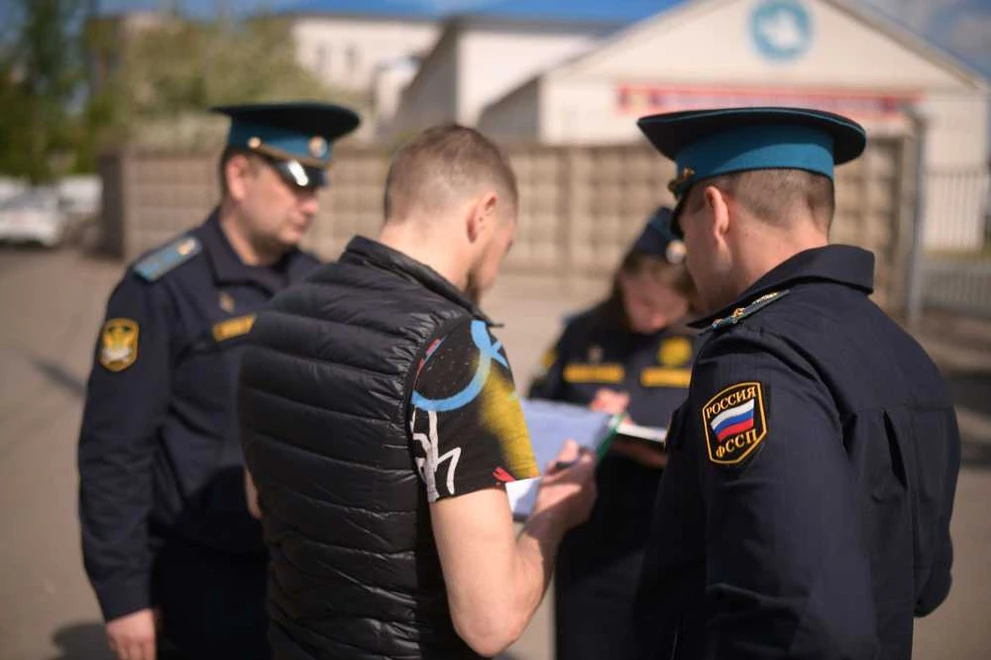 За накопленные долги житель Красноярского края получил аресту на 15 суток