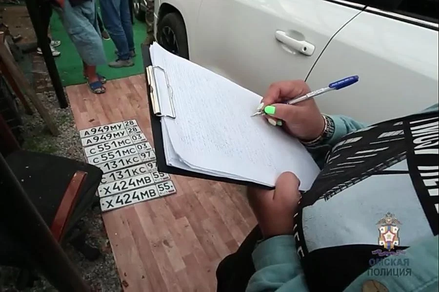 В Омске участники преступной группировки торговали крадеными автомобилями