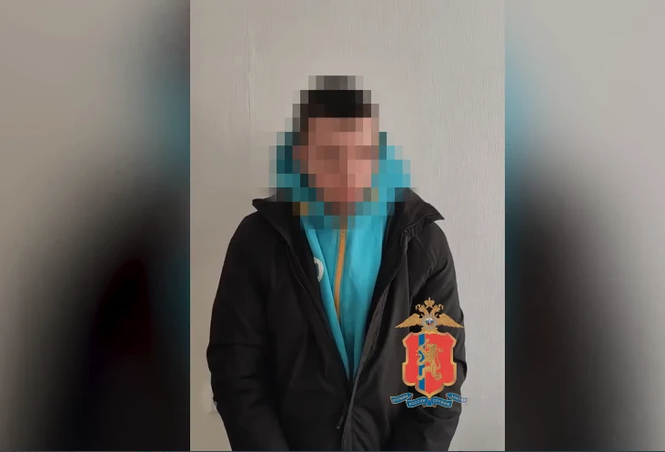 В Красноярские полицейские задержали новосибирского курьера мошенников 