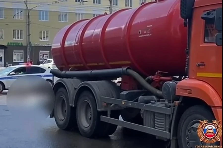 В Иркутске пенсионерку, попавшую в «слепую зону», переехал КамАЗ