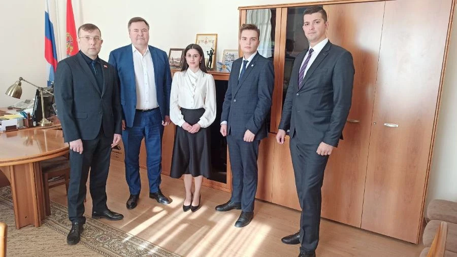 Молодые норильские политики встретились в вице-спикером краевого парламента