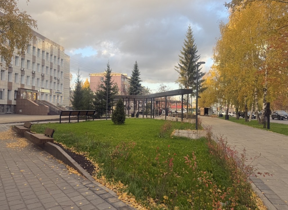 В Кузбассе открыли обновленную аллею Юности в Белове