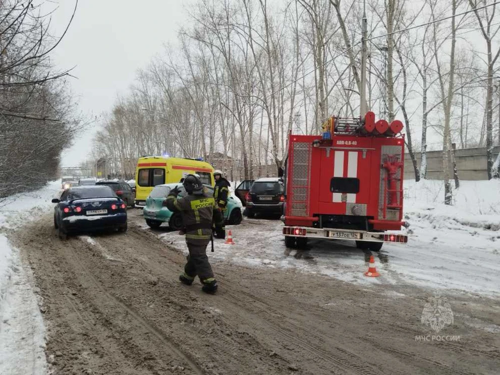 В Красноярском крае за минувшую неделю МЧС выезжали на ДТП 24 раза