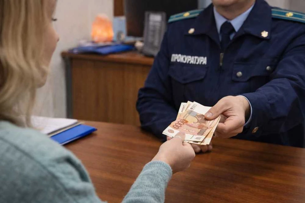 В Новосибирской области работникам выплатили долг по зарплате после проверки