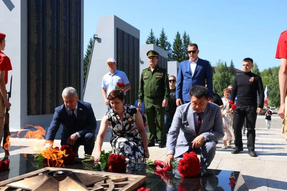 В Горно-Алтайске почтили память павших в День начала Великой Отечественной войны