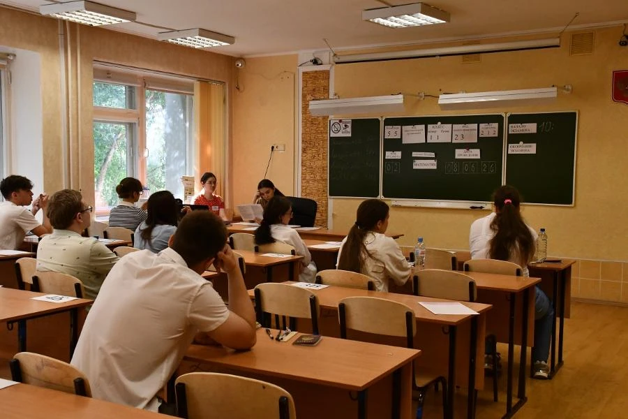 Омские выпускники рассказали, как и почему пересдавали ЕГЭ