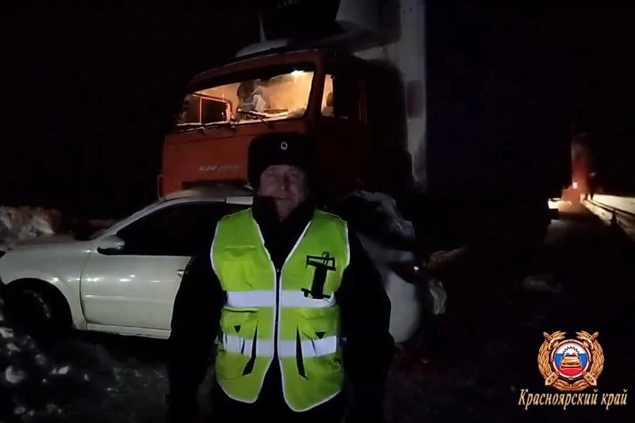 В Красноярском крае «Лада Гранта» столкнулась с КамАЗом