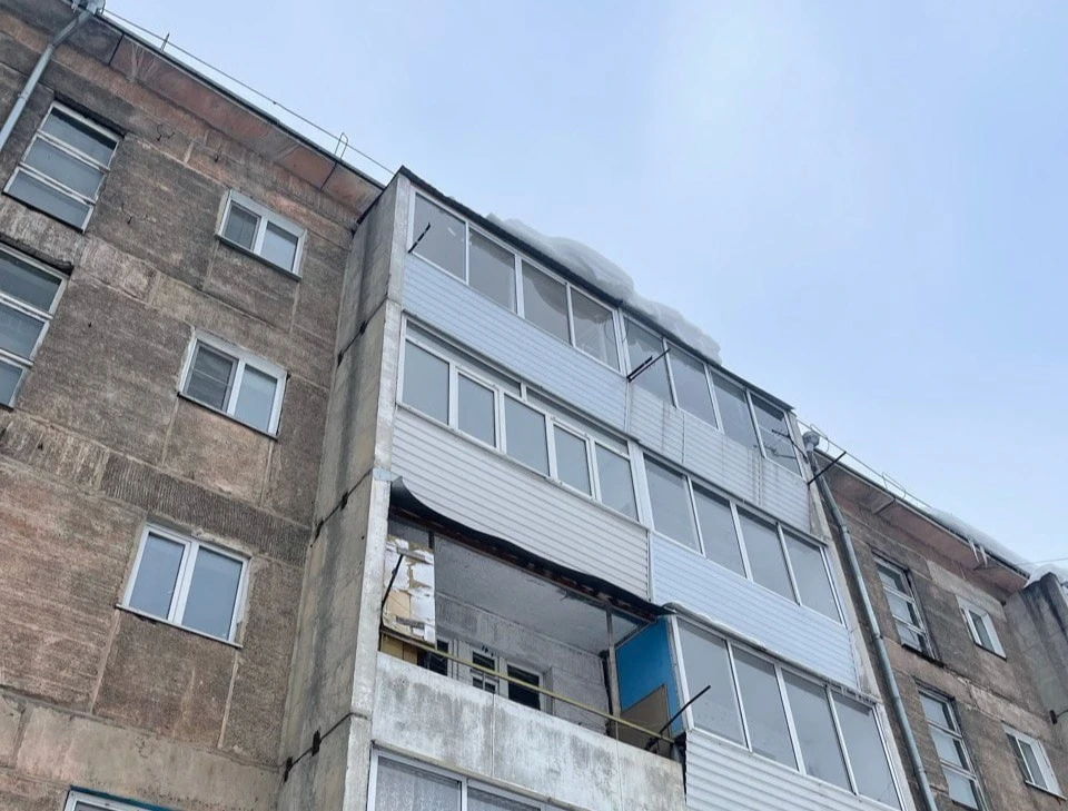 Прокуратура на Алтае проверила управляющую компанию из-за протечек в доме