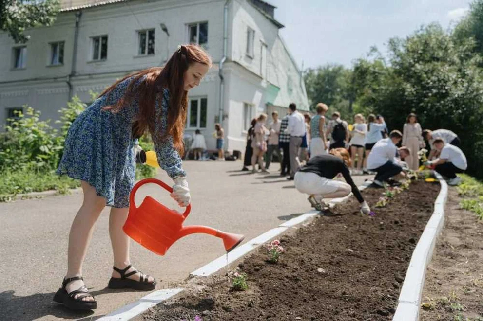 Томские студенты создали экоцветник для поддержки популяции пчёл в городе