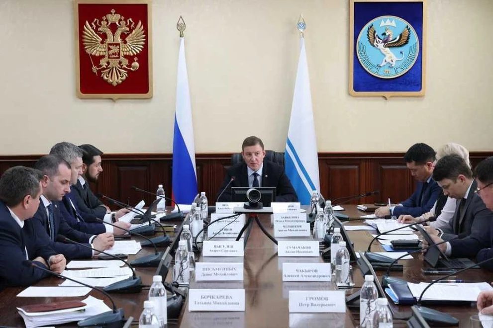 В Республике Алтай обсудили планы по развитию региона на 2025 год  