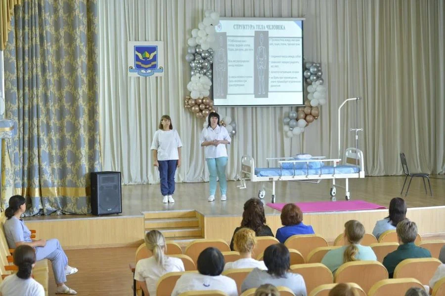 В Омской области системно развивают службу долговременного ухода (СДУ) за пожилыми и инвалидами