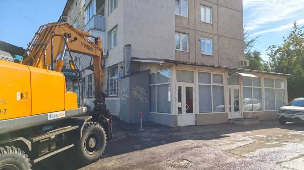 В Красноярске к домам мкр. Предмостная площадь подвозят питьевую воду