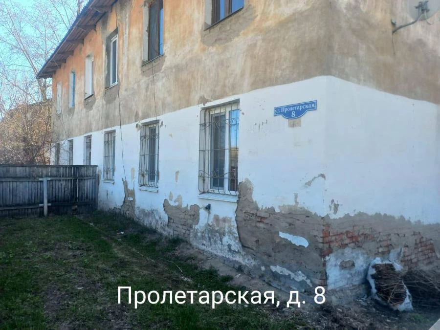 В Омске прокуратура потребовала незамедлительно расселить жильцов аварийного дома