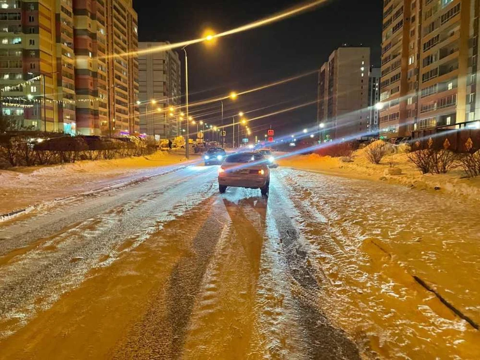 В Томской области водитель сбил девушку, перебегавшую дорогу  