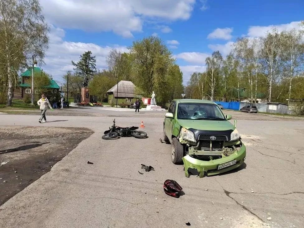 В Красноярском крае 15-летняя девочка попала в ДТП на питбайке