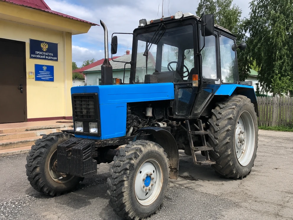 В Туве по иску прокурора в муниципальную собственность вернули трактор
