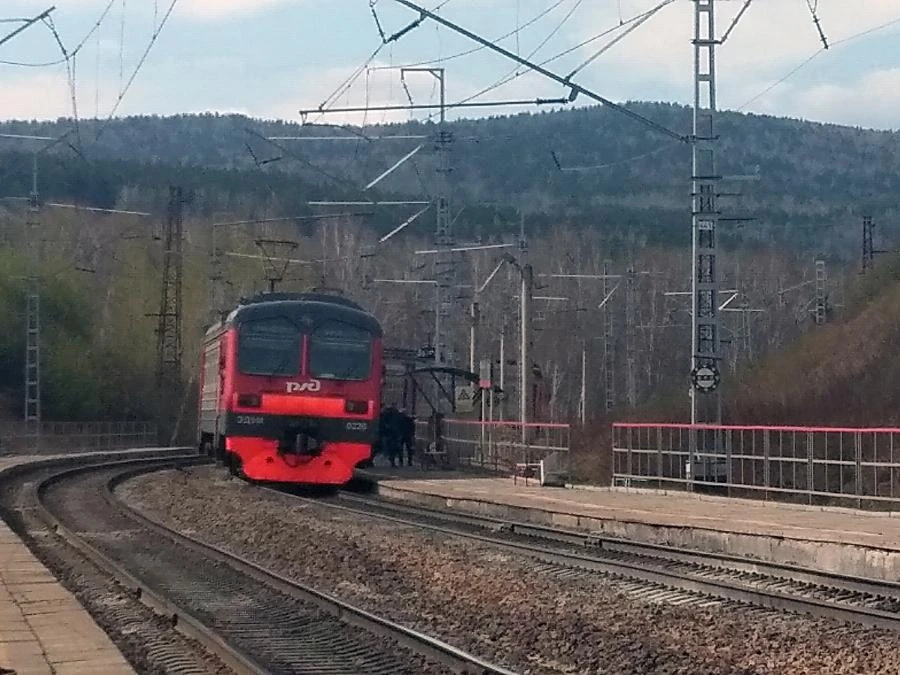 В Омской области женщина попала под электричку