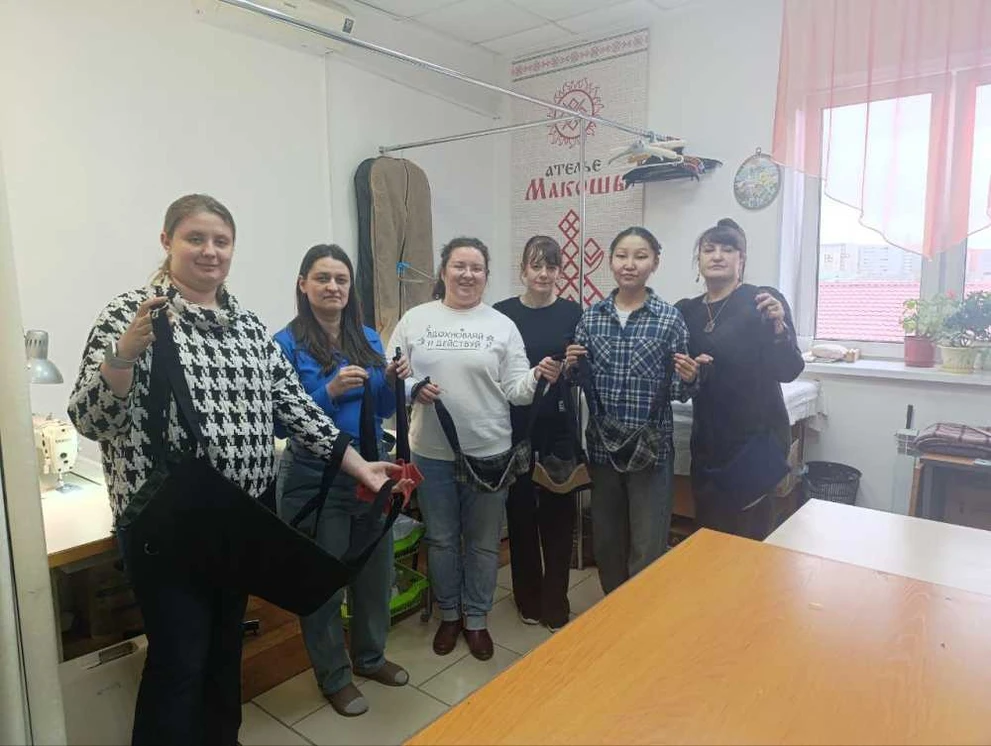 В Красноярске прошел мастер-класс по изготовлению гамаков для диких животных