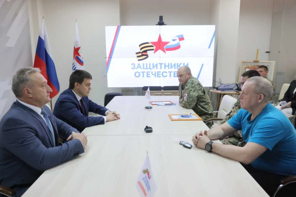Ещё 2 участника СВО Красноярского края получили новые адаптированные автомобили