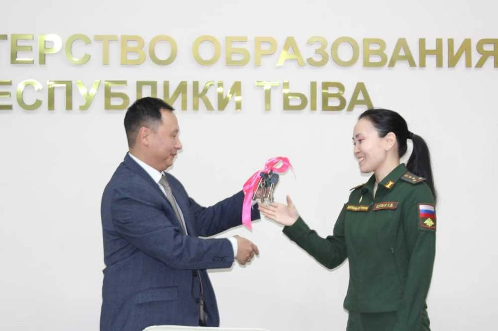 В Туве более 130 детей-сирот получили жильё или жилищные сертификаты