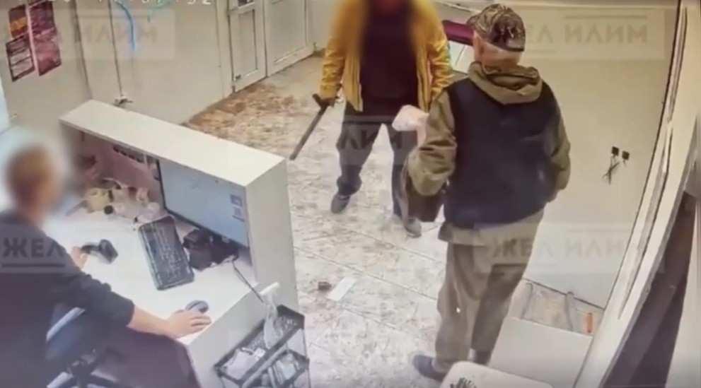 Два пенсионера устроили драку в пункте выдачи заказов в Приангарье