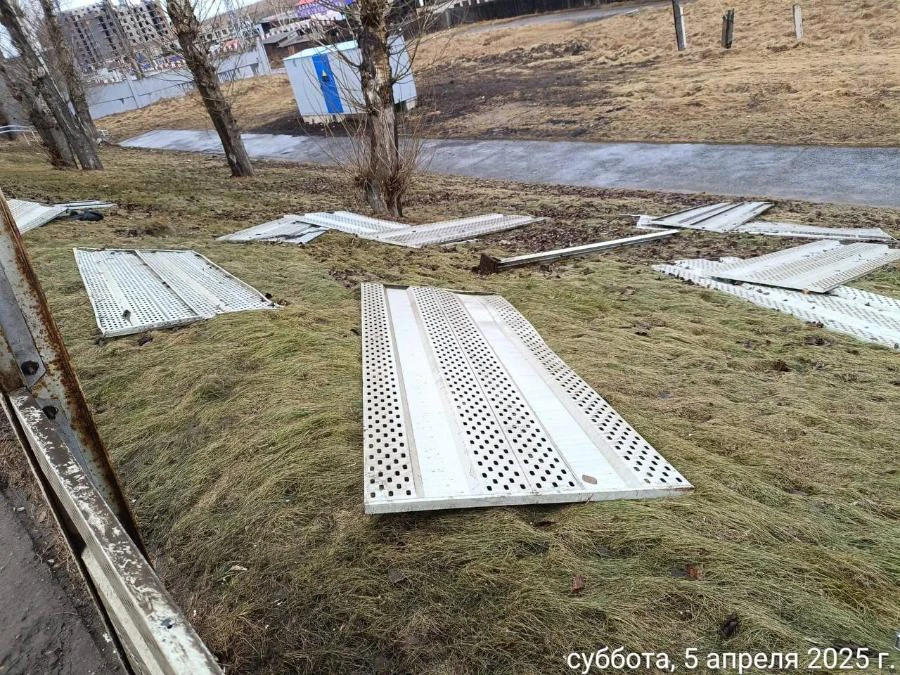 В Красноярске устраняют последствия вчерашнего урагана